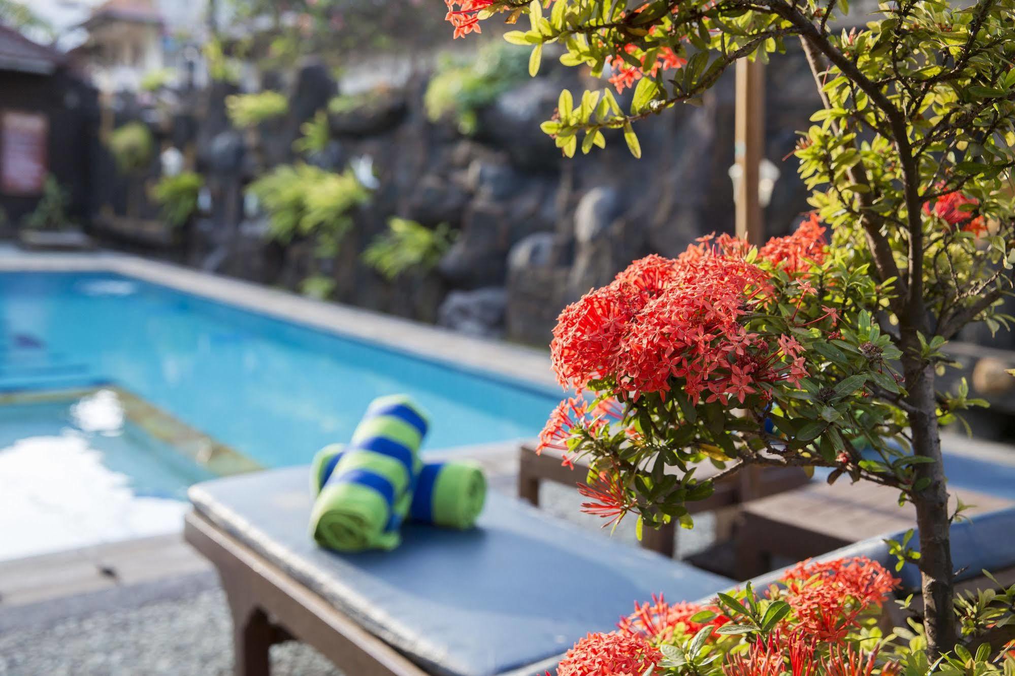 Surya Tropical Kuta Hotel Kuta Lombok Kültér fotó
